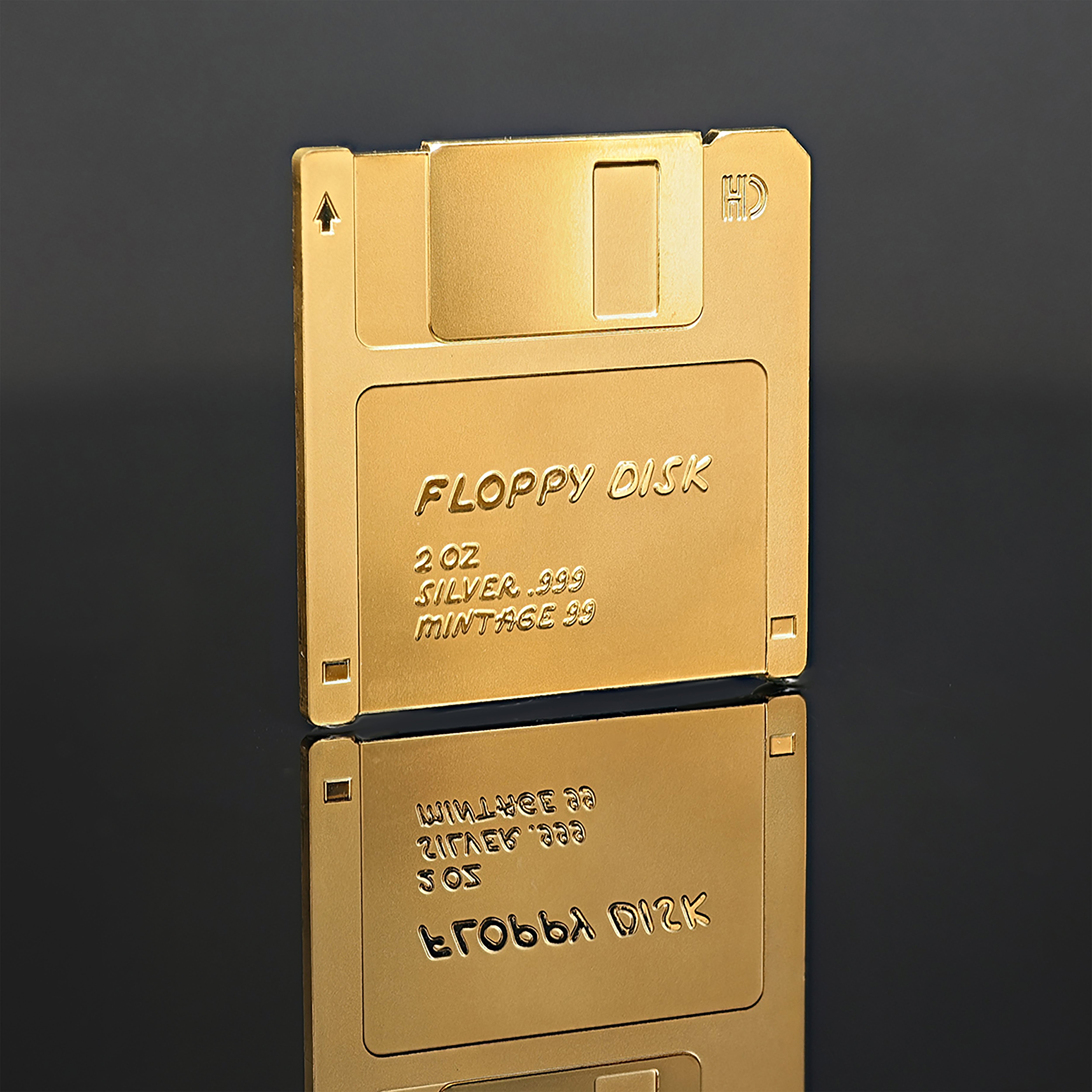 Niue – Floppy Disk Gilded - TechStalgic